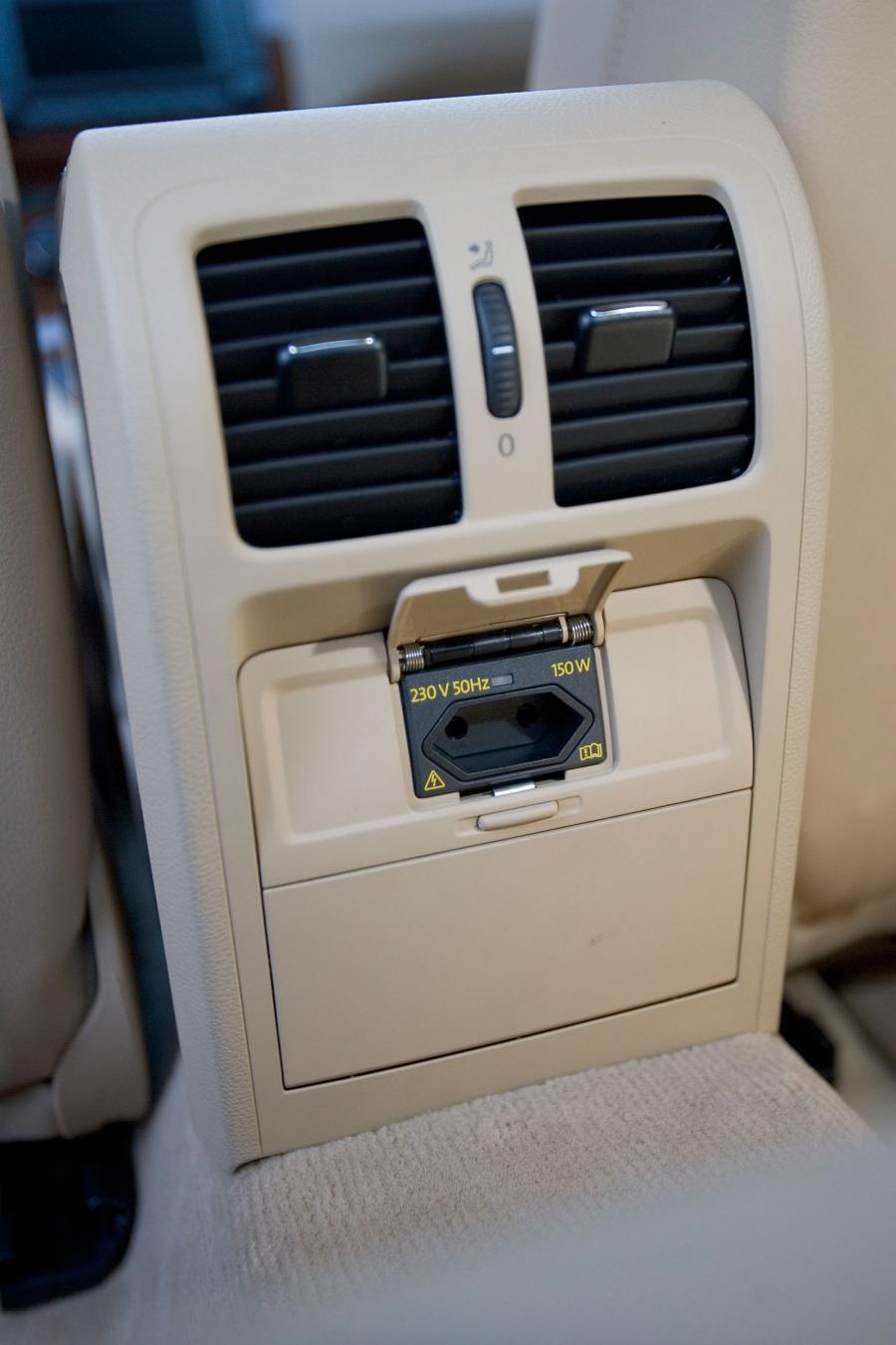  Volkswagen Passat 2005 года  (фото 65 из 161)